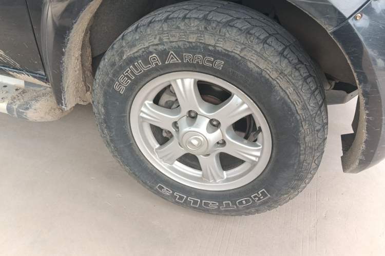 Used Great Wall Wingle 5 2017 2.0T European Version Diesel Two-Wheel Drive Elite Plus Big Double-Cab GW4D20D Right Front Wheel Hub