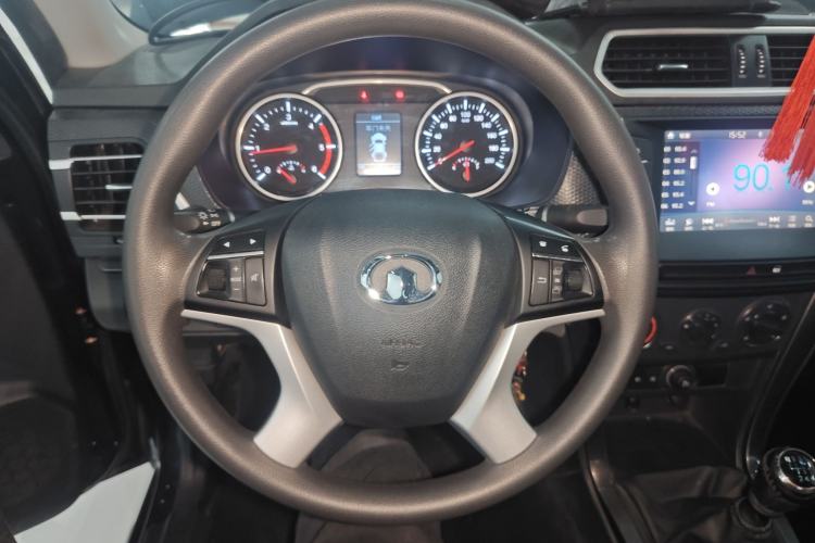 Used Great Wall Wingle 5 2017 2.0T European Version Diesel Two-Wheel Drive Elite Plus Big Double-Cab GW4D20D Steering Wheel
