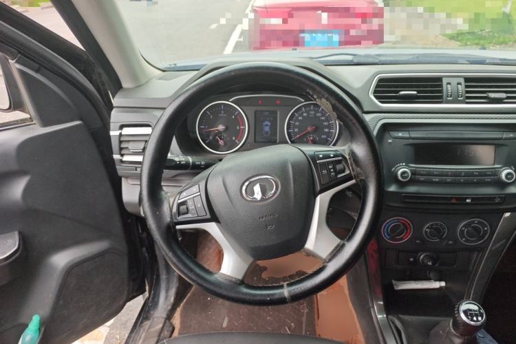 Used Great Wall Wingle 5 2017 2.0T European Version Diesel Two-Wheel Drive Advanced Large Double-Cab GW4D20E Steering Wheel