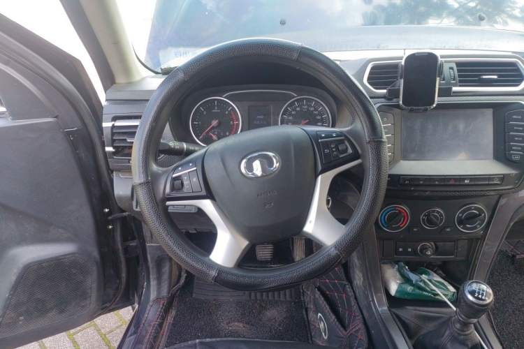 Used Great Wall Wingle 5 2017 2.0T European Version Diesel 4x4 Elite Large Double-Cab GW4D20D Steering Wheel