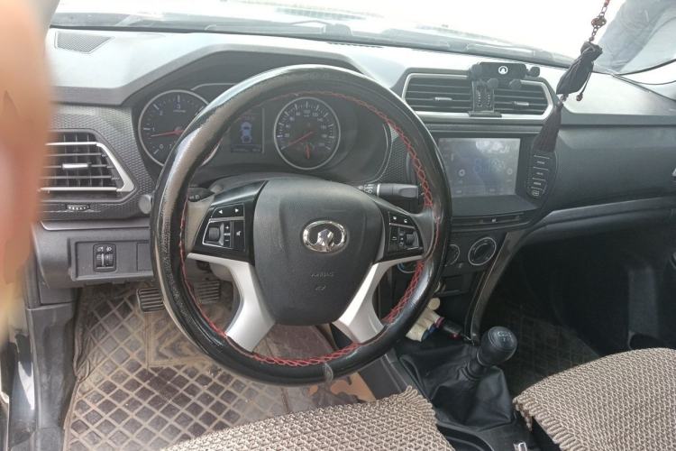 Used Great Wall Wingle 5 2017 2.0T European Version Diesel Two-Wheel Drive Elite Plus Big Double-Cab GW4D20D Steering Wheel