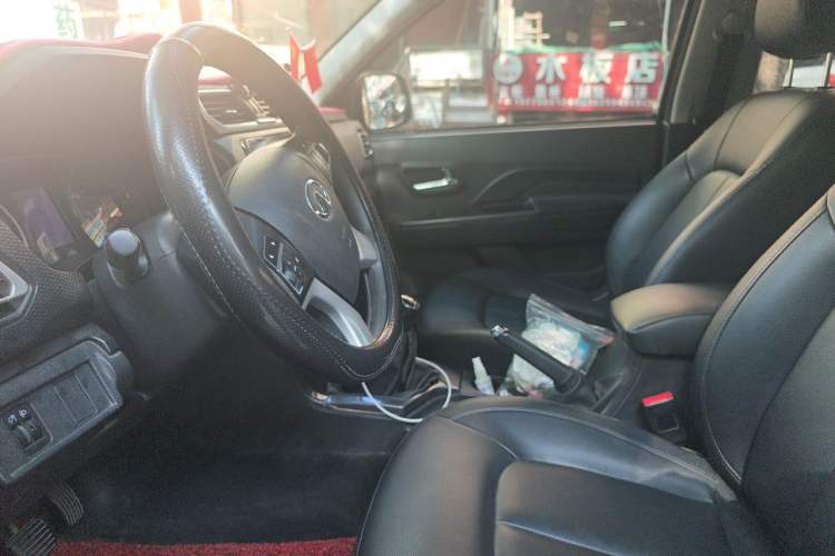 Used Great Wall Wingle 5 2017 2.4L European Version Gasoline Two-Wheel Drive Entry-Level Big Double Cab 4G69S4N Left Front Seat