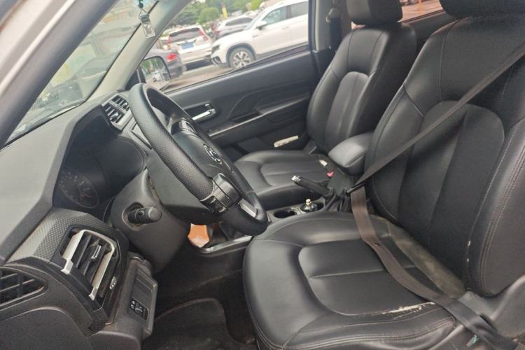 Used Great Wall Wingle 5 2017 2.0T European-Style Diesel Two-Wheel-Drive Elite Version with Large Double Cab – GW4D20B Left Front Seat