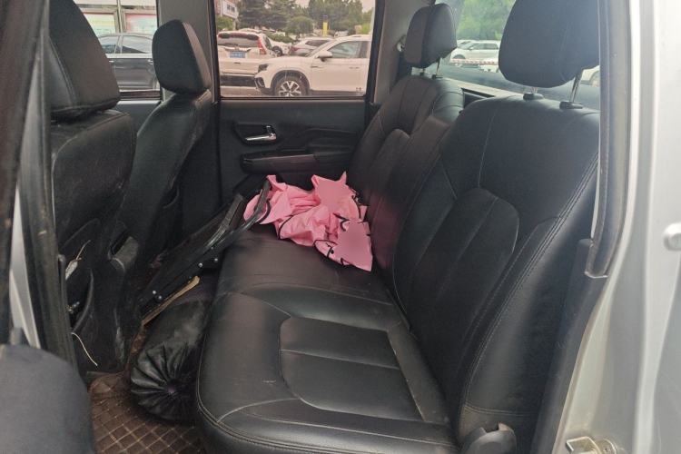Used Great Wall Wingle 5 2017 2.0T European-Style Diesel Two-Wheel-Drive Elite Version with Large Double Cab – GW4D20B Left Rear Seat