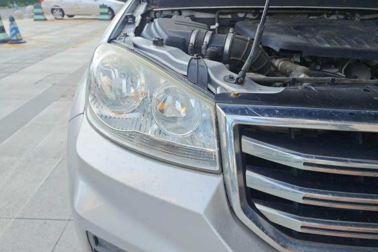 Used Great Wall Wingle 5 2017 2.0T European Version Diesel Two-Wheel Drive Advanced Large Double-Cab GW4D20E Right Front Headlight