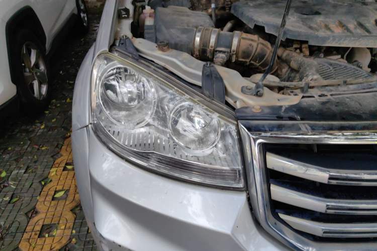 Used Great Wall Wingle 5 2017 2.0T European-Style Diesel 4x4 Ambition Version with Extended Double Cab – GW4D20E Right Front Headlight