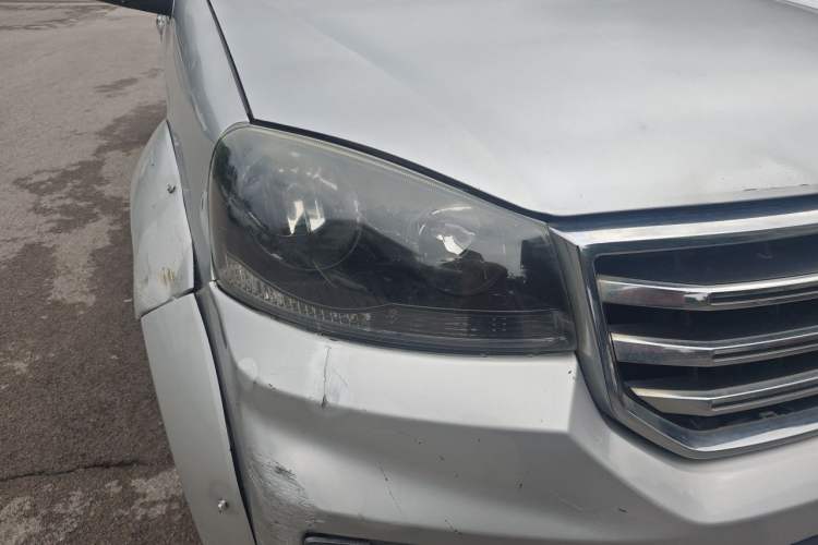 Used Great Wall Wingle 5 2017 2.0T European-Style Diesel Two-Wheel-Drive Elite Version with Large Double Cab – GW4D20B Right Front Headlight