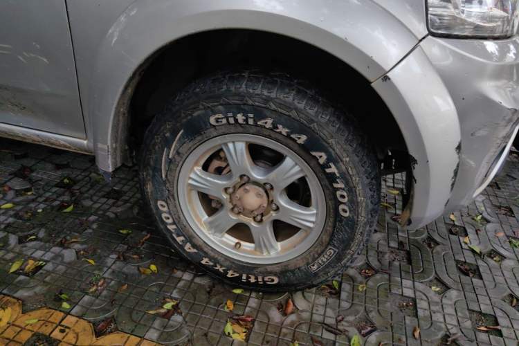 Used Great Wall Wingle 5 2017 2.0T European-Style Diesel 4x4 Ambition Version with Extended Double Cab – GW4D20E Right Front Wheel Hub