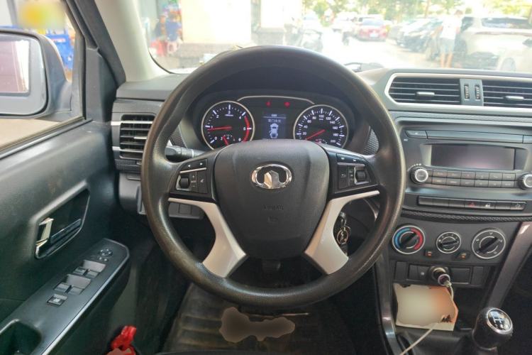 Used Great Wall Wingle 5 2017 2.0T European Version Diesel Two-Wheel Drive Advanced Large Double-Cab GW4D20E Steering Wheel