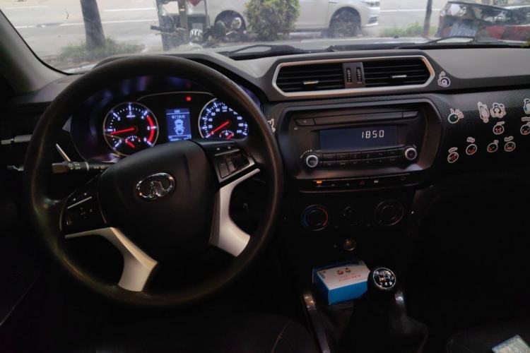 Used Great Wall Wingle 5 2017 2.0T European-Style Diesel 4x4 Ambition Version with Extended Double Cab – GW4D20E Steering Wheel