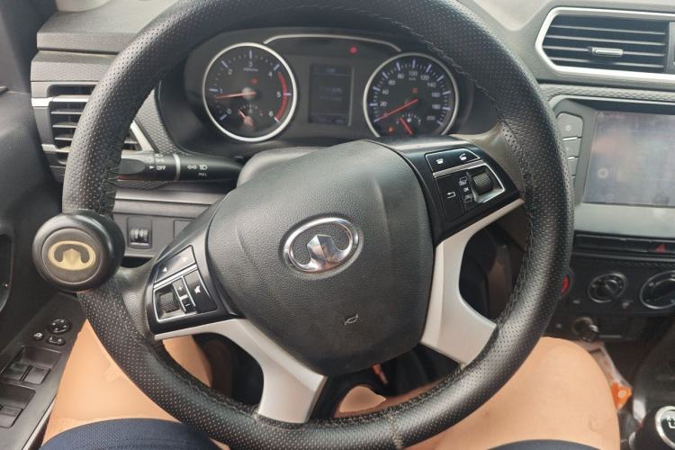 Used Great Wall Wingle 5 2017 2.0T European-Style Diesel Two-Wheel-Drive Elite Version with Large Double Cab – GW4D20B Steering Wheel