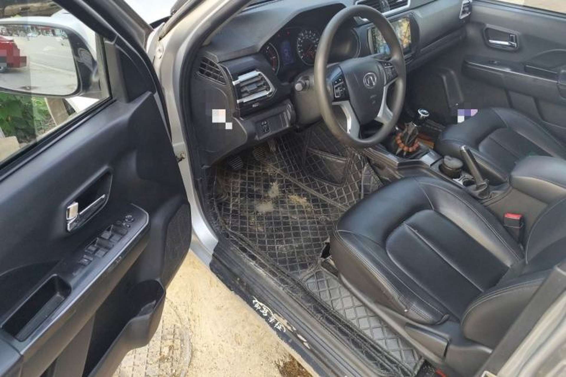 Used Great Wall Wingle 5 2017 2.0T European-spec Diesel Two-Wheel Drive Entry-Level Small Double-Cab GW4D20E Driver Seat