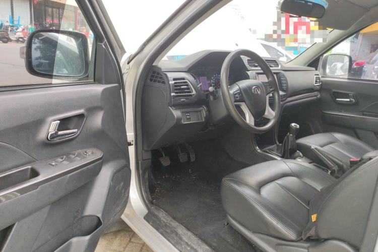 Used Great Wall Wingle 5 2017 2.4L European Version Gasoline Two-Wheel Drive Entry-Level Small Double-Cab 4G69S4N Driver Seat