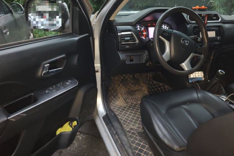 Used Great Wall Wingle 5 2017 2.0T European Version Diesel Two-Wheel Drive Advanced Large Double-Cab GW4D20E Driver Seat