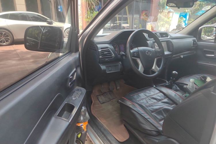Used Great Wall Wingle 5 2017 2.0T European Version Diesel Two-Wheel Drive Elite Plus Big Double-Cab GW4D20D Driver Seat