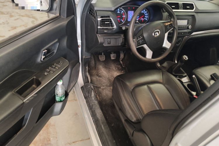Used Great Wall Wingle 5 2017 2.0T European Version Diesel Two-Wheel Drive Advanced Large Double-Cab GW4D20E Driver Seat