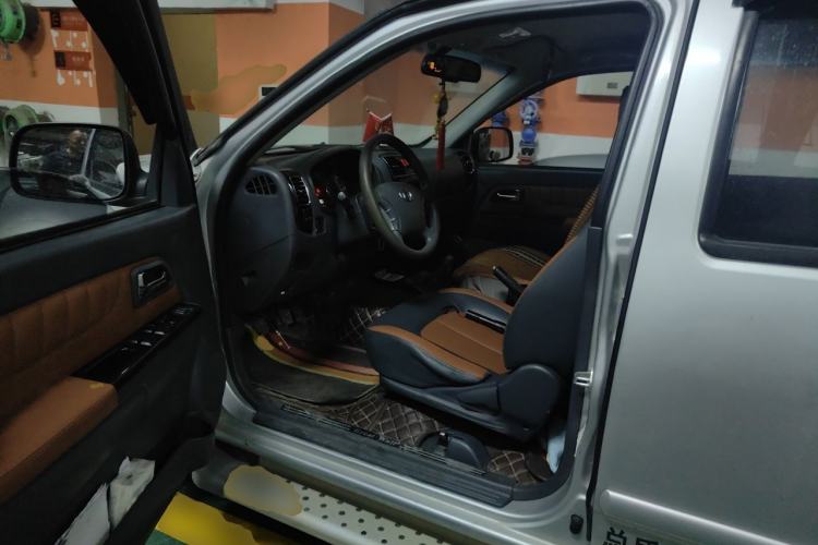 Used Great Wall Wingle 5 2017 2.8T Classic Edition Two-Wheel Drive Big Double-Cab GW2.8TC-2 Driver Seat