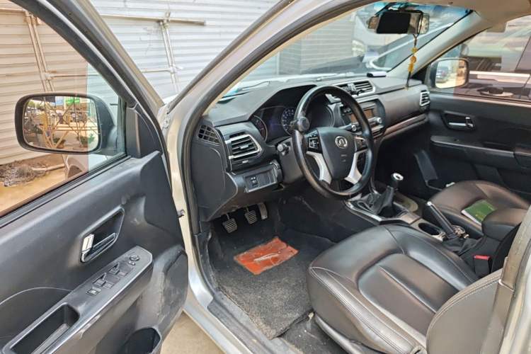 Used Great Wall Wingle 5 2017 2.0T European Version Diesel Two-Wheel Drive Advanced Large Double-Cab GW4D20E Driver Seat
