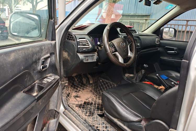 Used Great Wall Wingle 5 2017 2.0T European Version Diesel Two-Wheel Drive Advanced Large Double-Cab GW4D20E Driver Seat