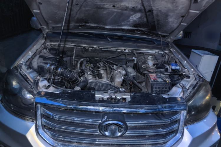 Used Great Wall Wingle 5 2017 2.0T European-Style Diesel 4x4 Ambition Version with Extended Double Cab – GW4D20E Engine Bay
