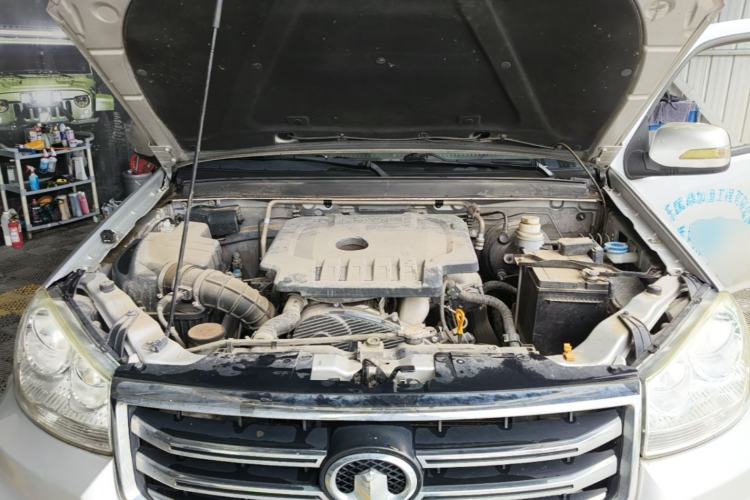 Used Great Wall Wingle 5 2017 2.0T European Version Diesel Two-Wheel Drive Advanced Large Double-Cab GW4D20E Engine Bay