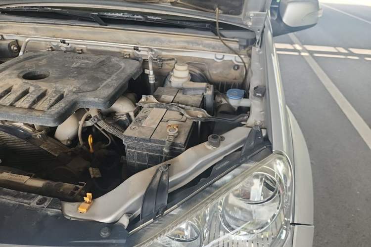 Used Great Wall Wingle 5 2017 2.0T European Version Diesel Two-Wheel Drive Advanced Large Double-Cab GW4D20E Engine Bay Left