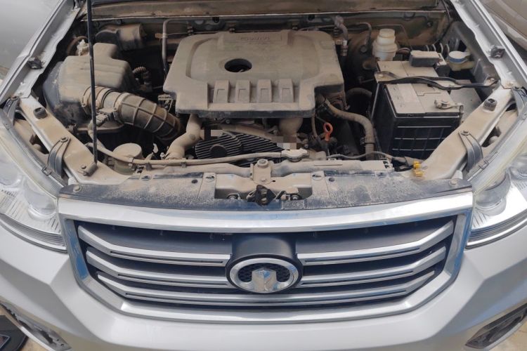 Used Great Wall Wingle 5 2017 2.0T European Version Diesel Two-Wheel Drive Advanced Large Double-Cab GW4D20E Engine Bay