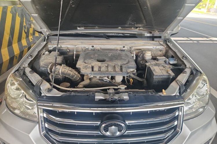 Used Great Wall Wingle 5 2017 2.0T European Version Diesel Two-Wheel Drive Advanced Large Double-Cab GW4D20E Engine Bay