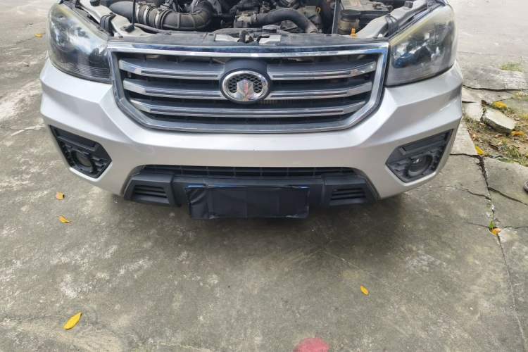 Used Great Wall Wingle 5 2017 2.8T European Version Diesel Two-Wheel Drive Elite Large Double-Cab GW2.8TC Engine Bay