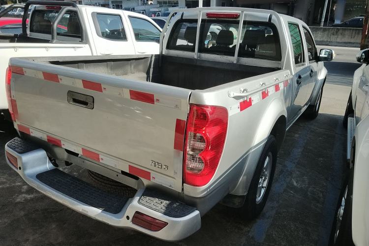 Used Great Wall Wingle 5 2017 2.0T European-spec Diesel Two-Wheel-Drive Entry-Level Big Double-Cab GW4D20D Exterior 5