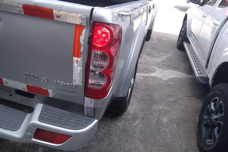Used Great Wall Wingle 5 2017 2.0T European Version Diesel Two-Wheel Drive Advanced Large Double-Cab GW4D20E Exterior 6
