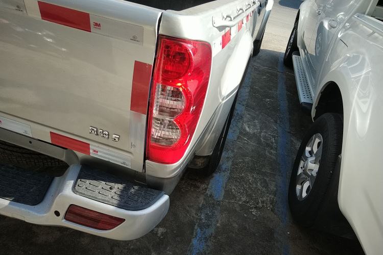 Used Great Wall Wingle 5 2017 2.0T European-spec Diesel Two-Wheel-Drive Entry-Level Big Double-Cab GW4D20D Exterior 6