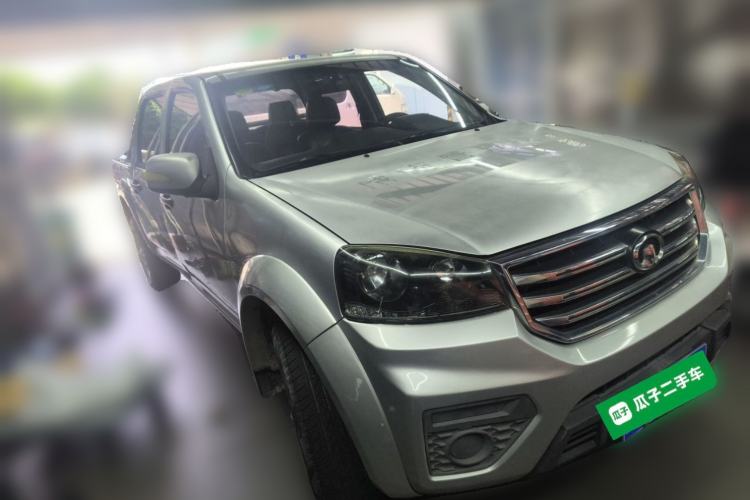 Used Great Wall Wingle 5 2017 2.4L European Version Gasoline Two-Wheel Drive Entry-Level Big Double Cab 4G69S4N Front Right 45 Deg