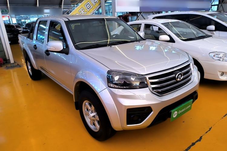 Used Great Wall Wingle 5 2017 2.4L European Version Gasoline Two-Wheel Drive Entry-Level Big Double Cab 4G69S4N Front Right 45 Deg