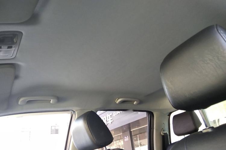 Used Great Wall Wingle 5 2017 2.0T European-spec Diesel Two-Wheel-Drive Entry-Level Big Double-Cab GW4D20D Headliner