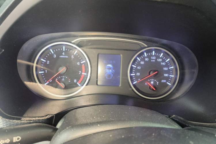 Used Great Wall Wingle 5 2017 2.4L European Version Gasoline Two-Wheel Drive Entry-Level Big Double Cab 4G69S4N Instrument Cluster