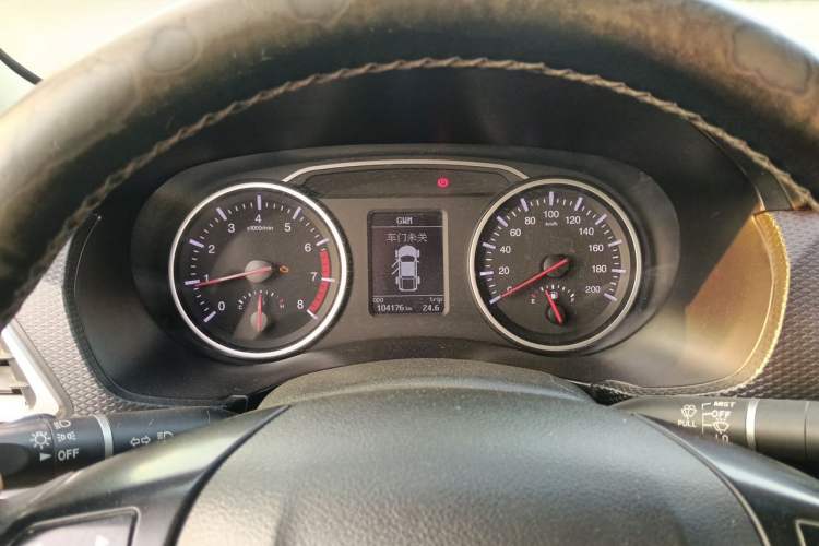 Used Great Wall Wingle 5 2017 2.4L European Version Gasoline Two-Wheel Drive Entry-Level Big Double Cab 4G69S4N Instrument Cluster