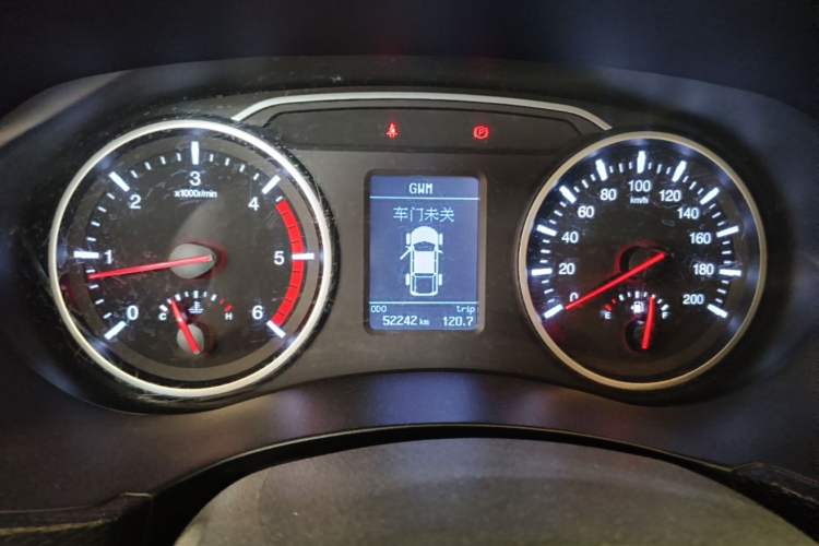 Used Great Wall Wingle 5 2017 2.0T European Version Diesel Two-Wheel Drive Advanced Large Double-Cab GW4D20E Instrument Cluster
