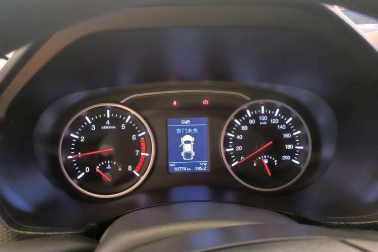 Used Great Wall Wingle 5 2017 2.4L European Version Gasoline Two-Wheel Drive Entry-Level Big Double Cab 4G69S4N Instrument Cluster