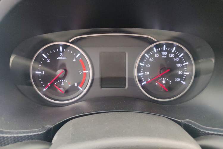 Used Great Wall Wingle 5 2017 2.0T European Version Diesel Two-Wheel Drive Elite Plus Big Double-Cab GW4D20D Interior 4
