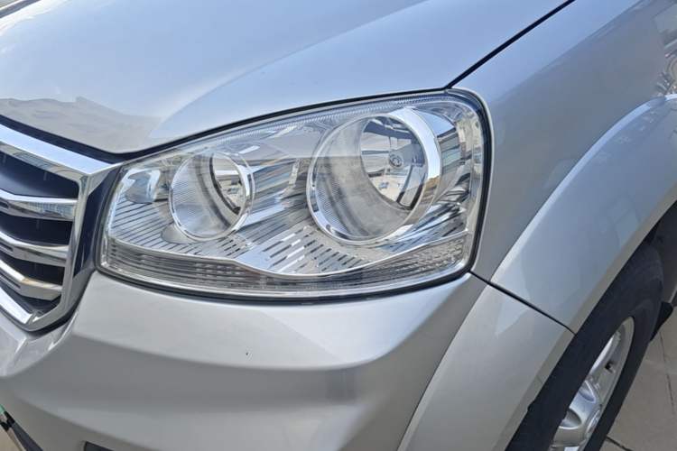 Used Great Wall Wingle 5 2017 2.0T European Version Diesel Two-Wheel Drive Advanced Large Double-Cab GW4D20E Left Front Headlight