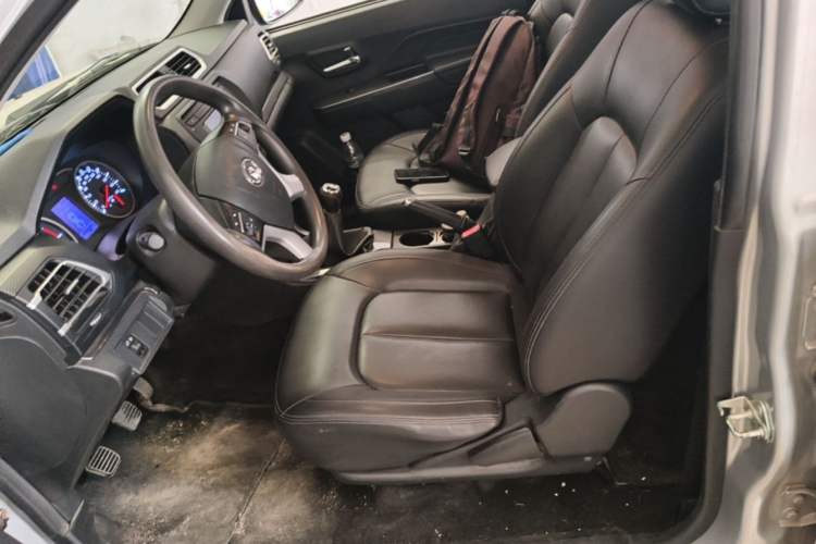 Used Great Wall Wingle 5 2017 2.0T European Version Diesel Two-Wheel Drive Advanced Large Double-Cab GW4D20E Left Front Seat