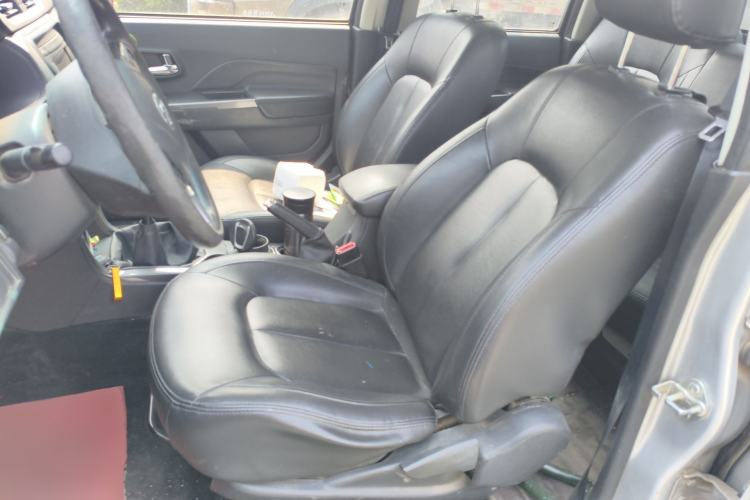 Used Great Wall Wingle 5 2017 2.0T European-Style Diesel 4x4 Ambition Version with Extended Double Cab – GW4D20E Left Front Seat