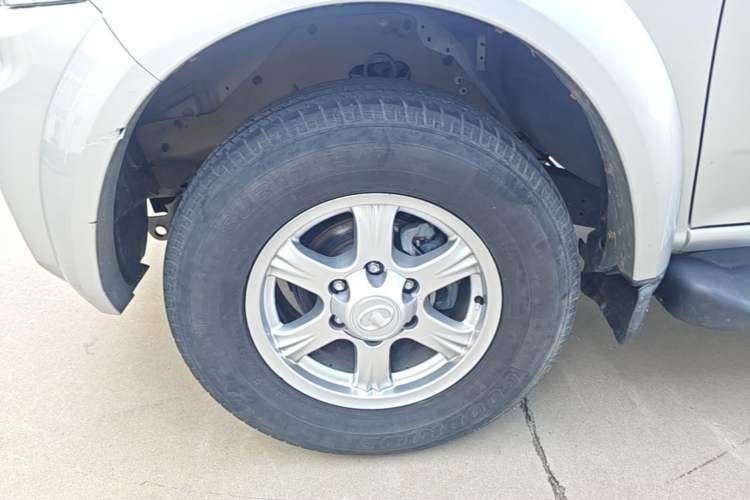 Used Great Wall Wingle 5 2017 2.0T European Version Diesel Two-Wheel Drive Advanced Large Double-Cab GW4D20E Left Front Wheel Hub