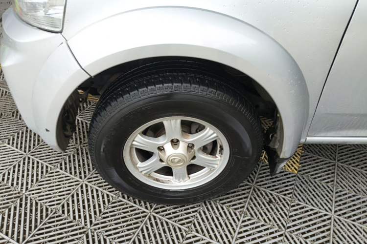 Used Great Wall Wingle 5 2017 2.0T European Version Diesel Two-Wheel Drive Advanced Large Double-Cab GW4D20E Left Front Wheel Hub