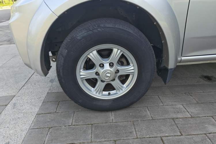 Used Great Wall Wingle 5 2017 2.0T European Version Diesel Two-Wheel Drive Advanced Large Double-Cab GW4D20E Left Front Wheel Hub