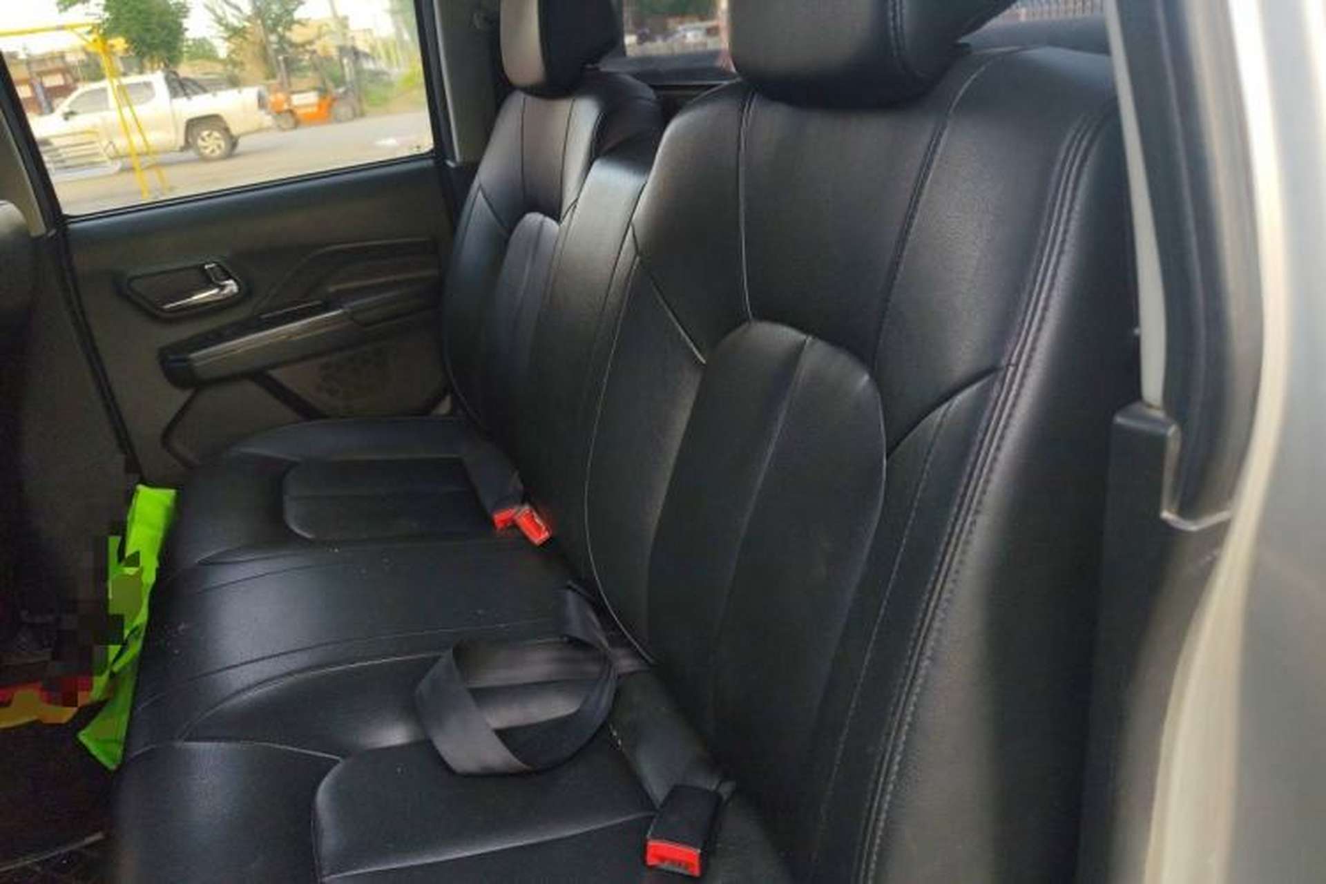 Used Great Wall Wingle 5 2017 2.0T European-spec Diesel Two-Wheel Drive Entry-Level Small Double-Cab GW4D20E Left Rear Seat