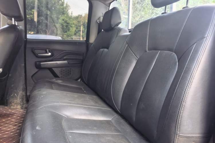 Used Great Wall Wingle 5 2017 2.0T European-Style Diesel 4x4 Ambition Version with Extended Double Cab – GW4D20E Left Rear Seat