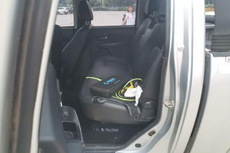 Used Great Wall Wingle 5 2017 2.0T European Version Diesel 4x4 Elite Large Double-Cab GW4D20D Left Rear Seat