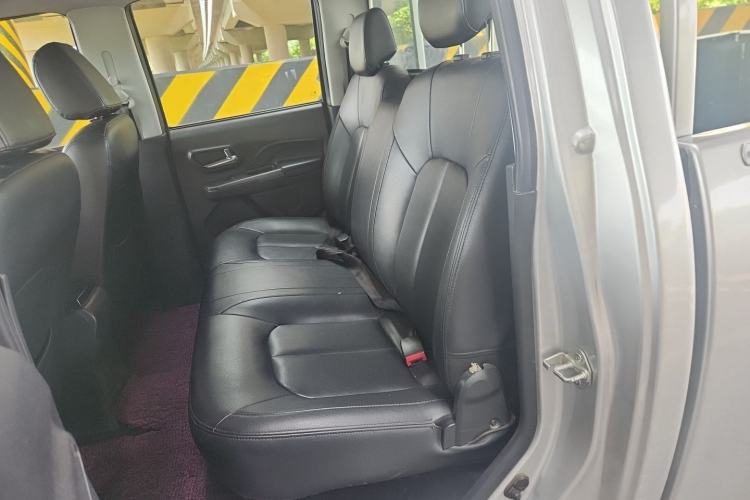 Used Great Wall Wingle 5 2017 2.0T European Version Diesel Two-Wheel Drive Advanced Large Double-Cab GW4D20E Left Rear Seat